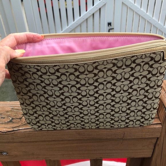 A Coach iPad case - Picture 3 of 3